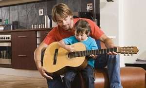Уроки игры на гитаре для детей