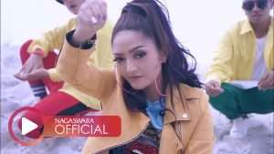 Siti Badriah - Lagi Syantik (Official Music Video NAGASWARA) #music Видео