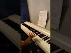 5 лет учимся играть на фортепиано Видео
