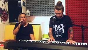 ALANIS MORISSETTE - Ironic ( Rock The Piano Duo Cover) Видео