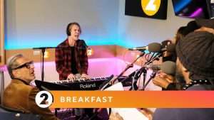 Tom Odell - Piano Man (Billy Joel cover) Radio 2 Breakfast Видео